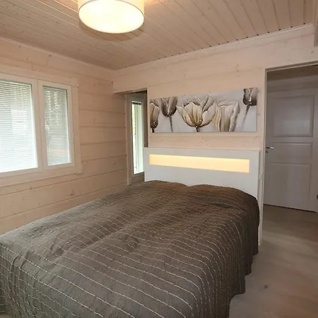 Tukkilahti Lakeside 5 Bedroom With Sauna *